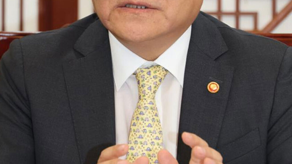 eski icisleri bakanina yardim ve yataklik suclamasi eBmblTlu