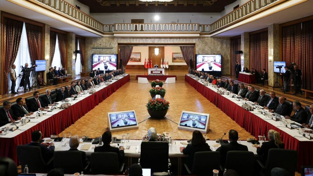 mhpli buluttan dem partinin komisyondan ozerklik istedigine iliskin iddialara yanit van golu canavarini da istediler ywEp4fgg