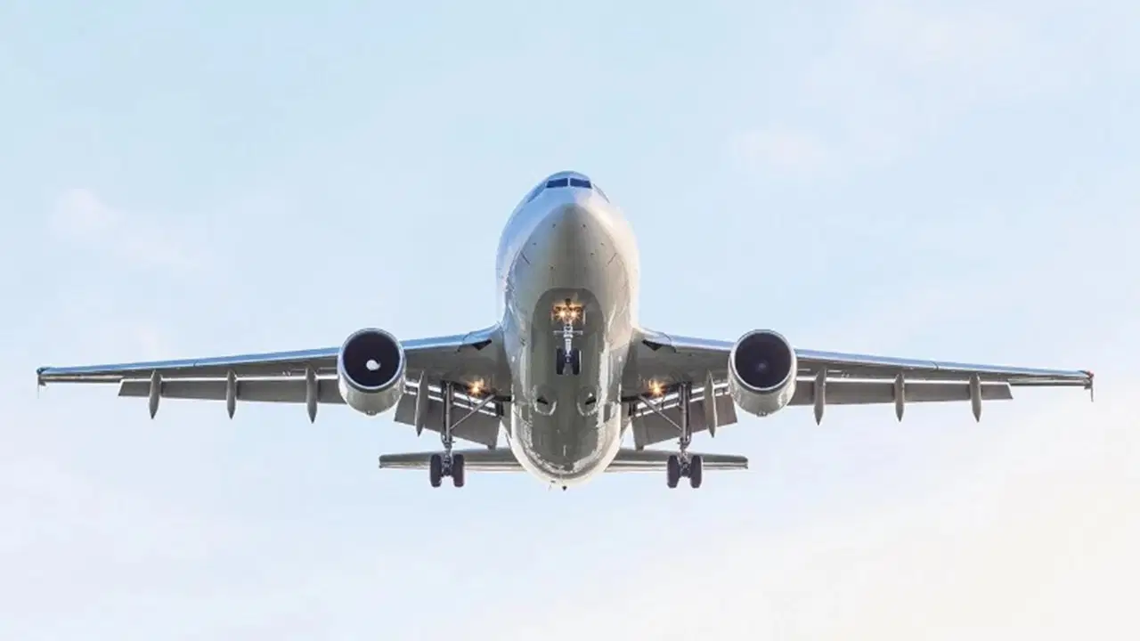 alman havayolu sirketi lufthansada 4 bin kisiyi isten cikarma karari yapay zeka ayrintisi zFNQRvhz