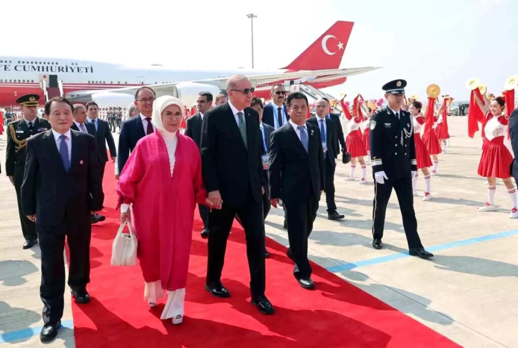 cumhurbaskani erdogan sanghay isbirligi zirvesi icin cinde CMq13Ftr