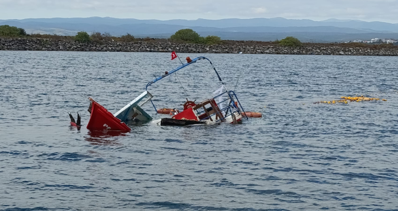 igneada aciklarindaki 3 balikci denizde mahsur kaldi ZAYvc6ZE