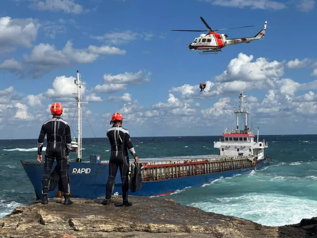 kandirada gemide mahsur kalan 7 murettebat kurtarildi zr8bHbRV