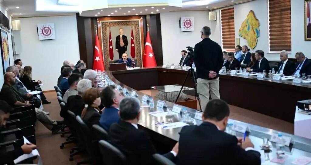 sehri ayaga kaldiran iddia vali cikan haberleri kesin bir dille yalanladi 6MxnHrTJ