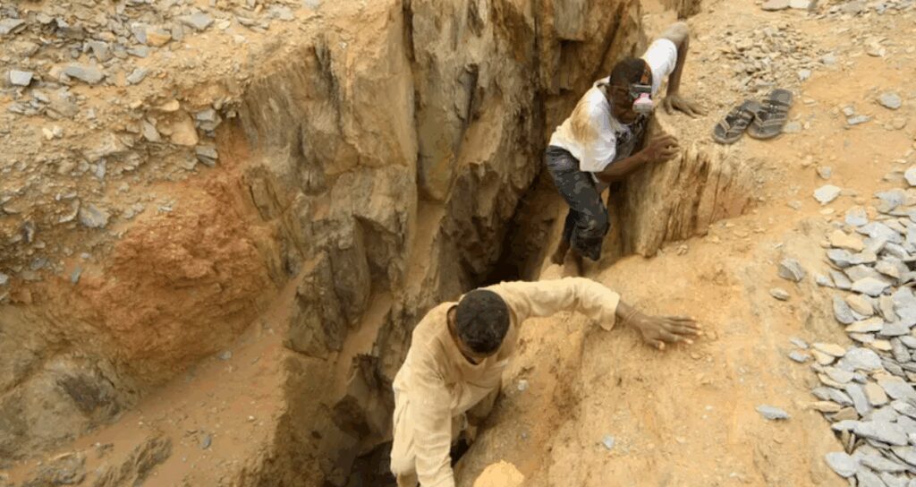 sudanda altin madeni faciasi 6 olu cok sayida kisi gocuk altinda ZTkntpIL