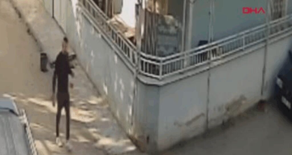 husumetlisinin otomobilini kundakladi o anlar kamerada 2nTvJJ9P