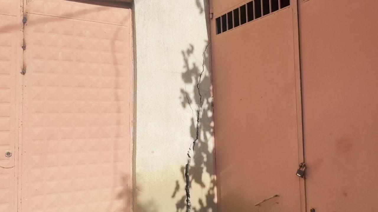 1 metrelik obruklar olustu evlerin duvarlari catladi q8Y4Jhvy.jpg