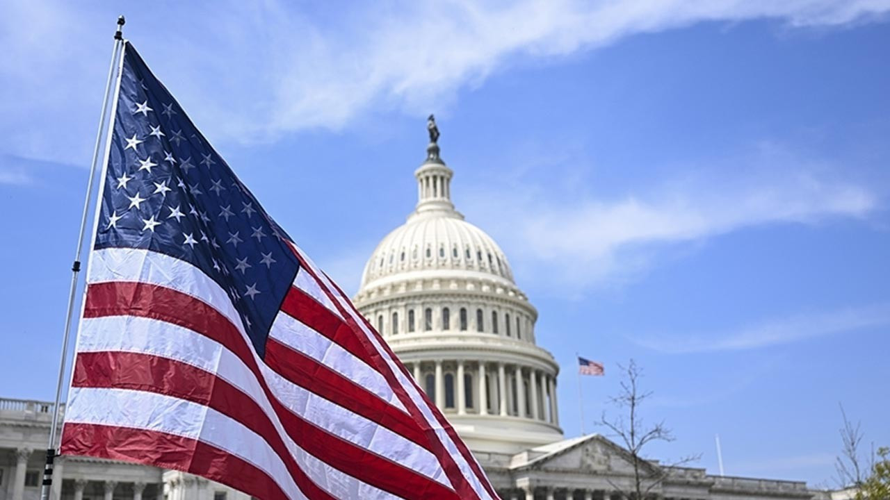 abdde ism hizmet endeksi ekimde yukseldi R1HAxrct.jpg