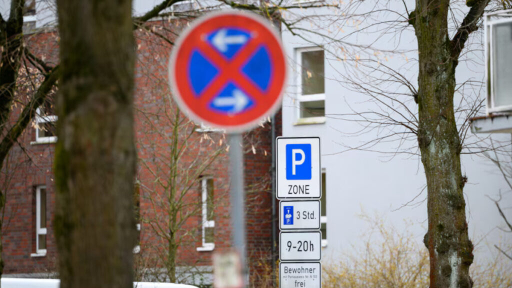 cogu kisi bilmiyor bu trafik levhasinin gercek anlami BrSNXBxs.jpg