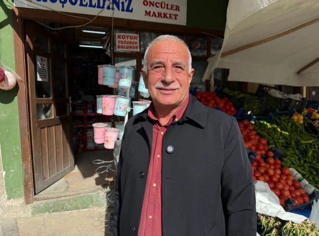 hayirsever bakkalin borcunu odedi h4OuvvXt.jpg