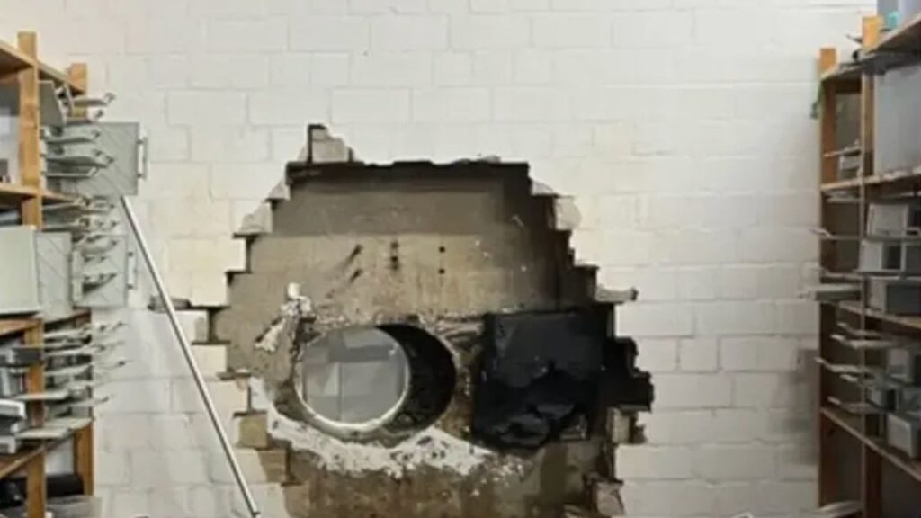 Almanya’da hırsızlar matkapla duvarı delerek banka kasasını soydu