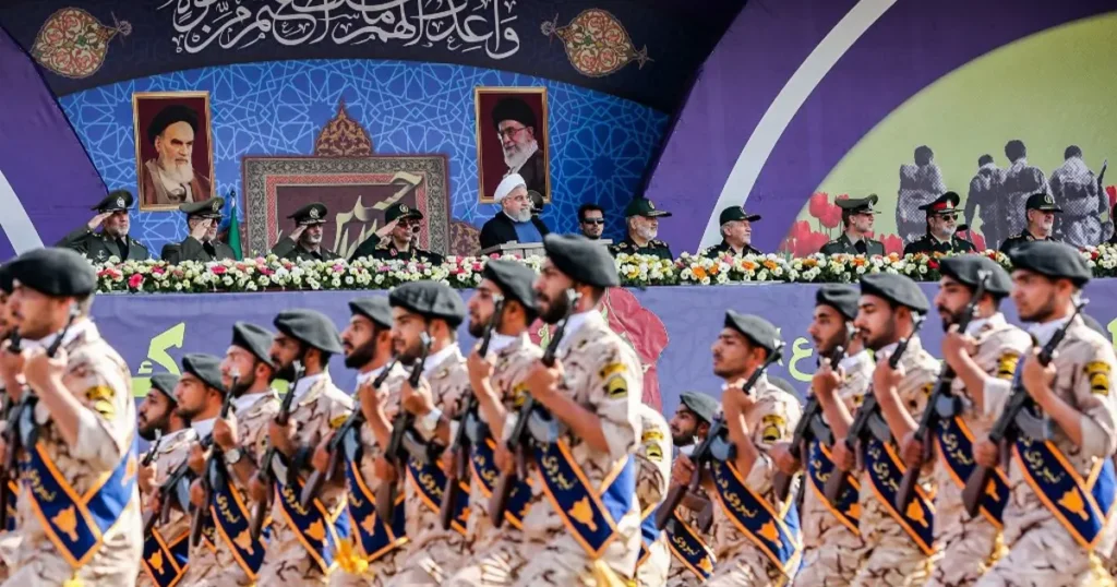 AB terör örgütü listesine aldı. İran rejiminin gücü Devrim Muhafızları kimdir?