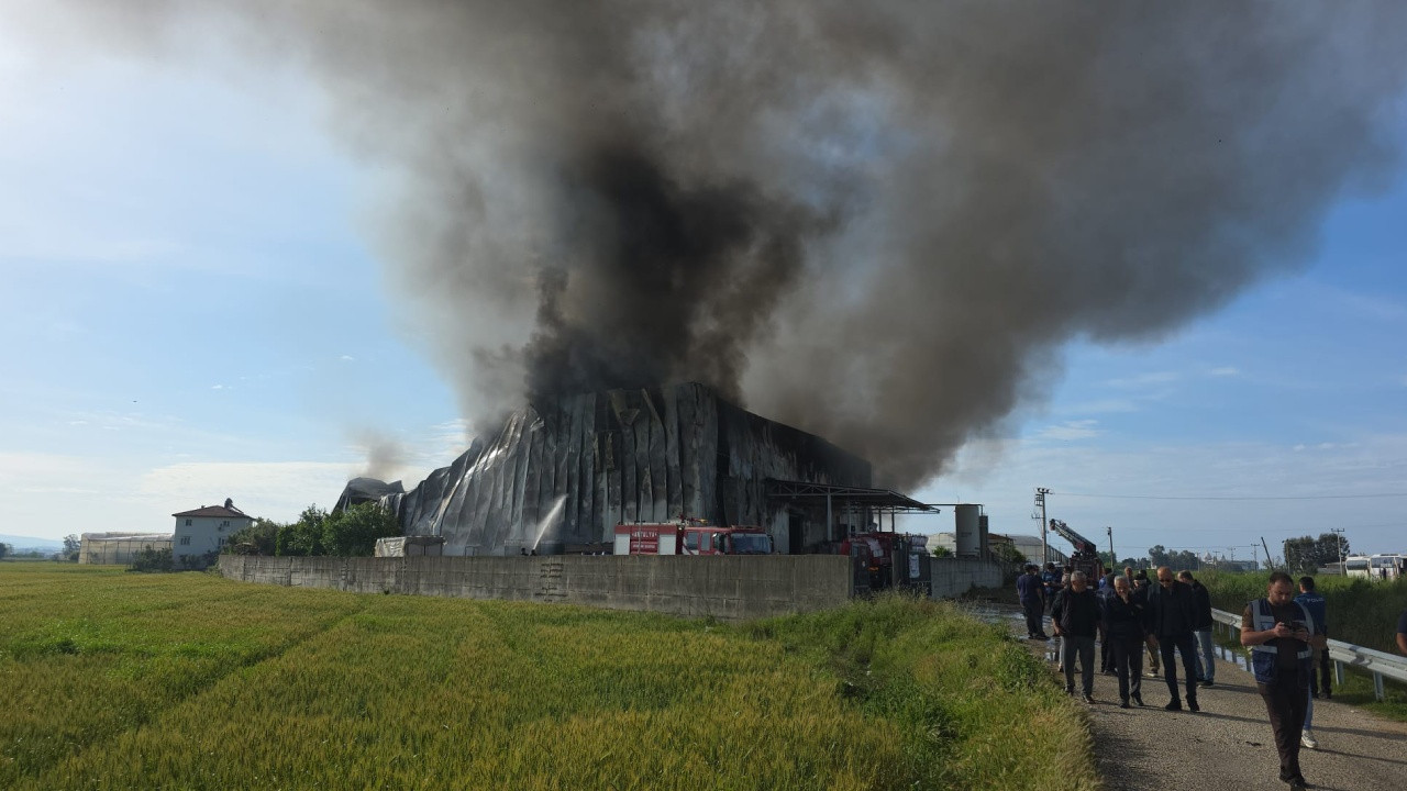 Manavgat’taki Patates Cipsi Üretim Tesisi Yangını Kontrol Altına Alındı