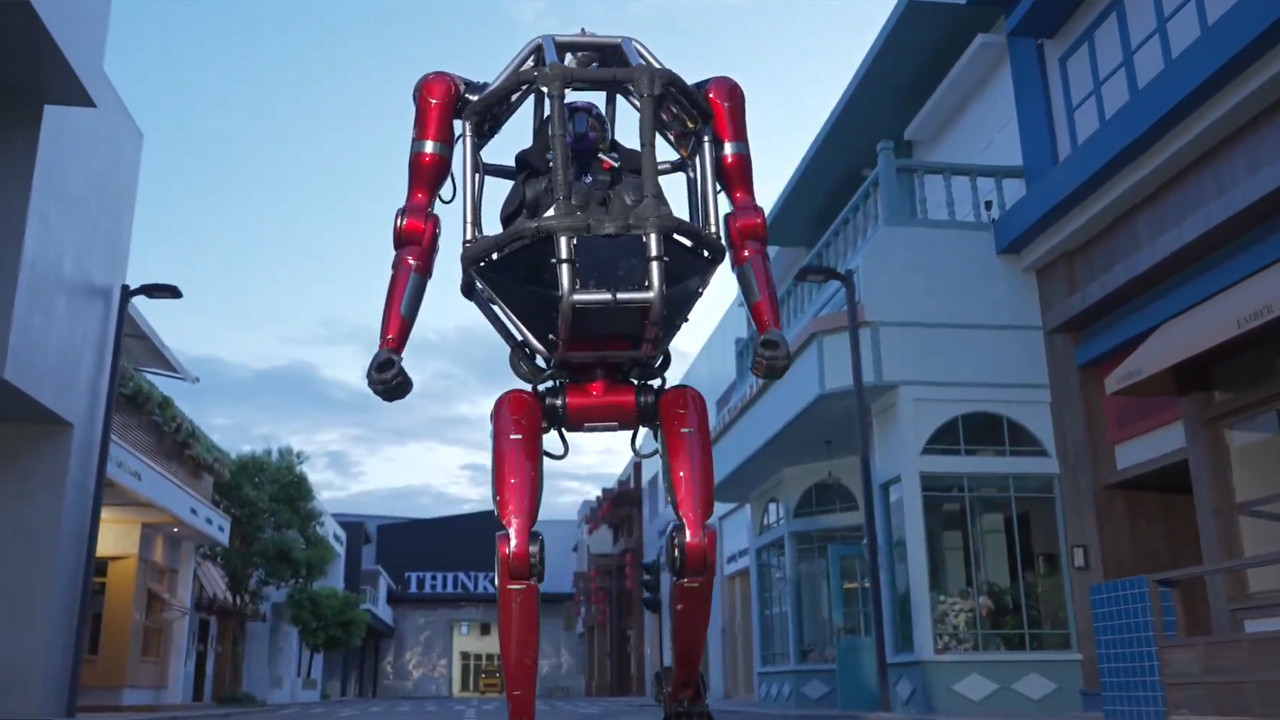 cinden-teknoloji-devrimi-insanli-dev-robotlar-sahneye-cikti-ar4ujd4u-1